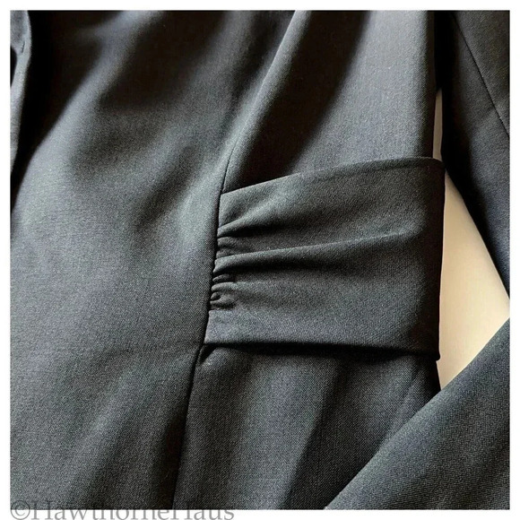 CLASSIQUES ENTIER Black Modern Blazer Jacket Size 4 Three Button Ruched Waist - Picture 2 of 10